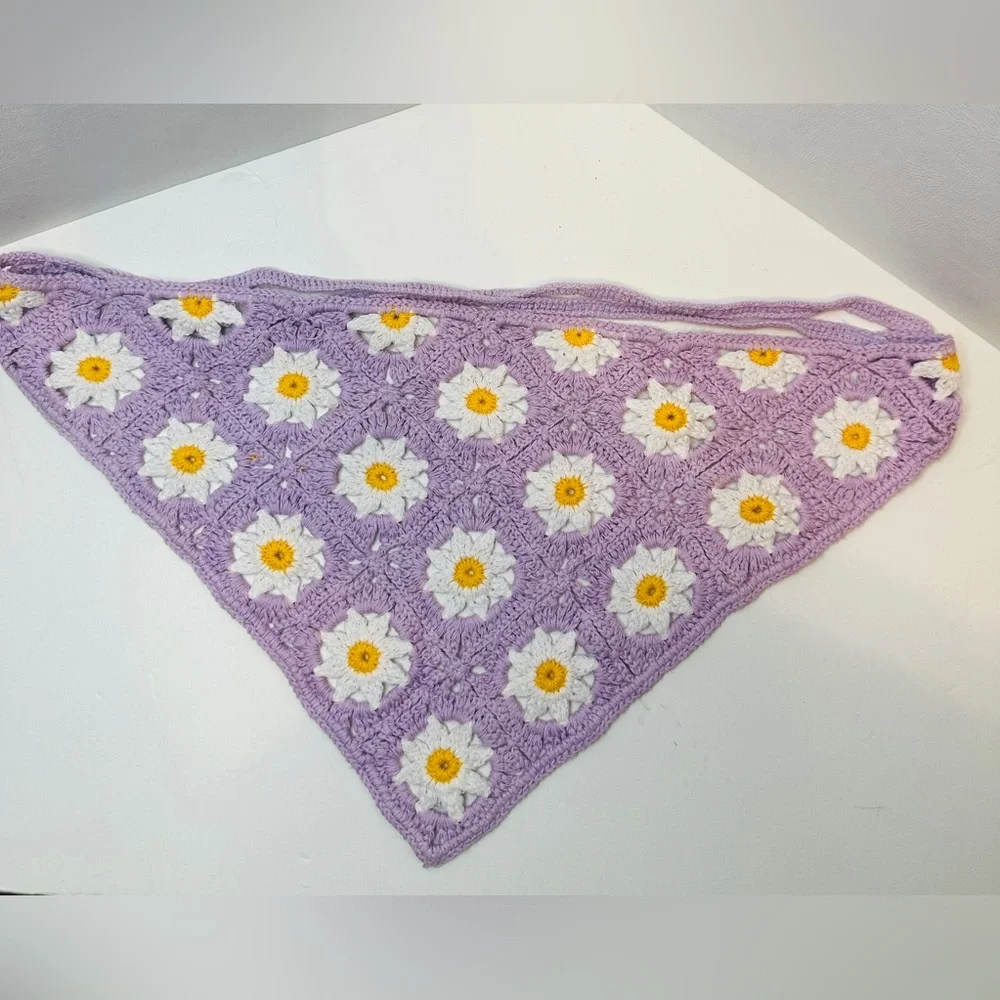 Women’s Lavender and White Crocheted Daisy Triangle Bandanna Headband Head Scarf